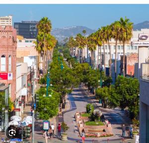 Walk to Santa Monica Beach & Pier Boardwalk