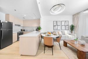Hot Spot 2BDR Yas Island Sleeps 12
