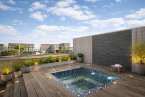 5 Million Pound Riverside Duplex Penthouse With Jacuzzi By Tower Bridge