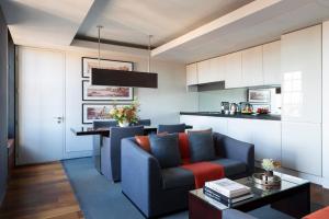 Grosvenor House Suites