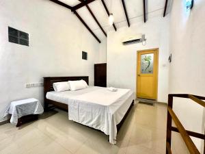 Sea Breeze Villa Weligama