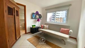 Cobertura com e 3 suítes a 350mts do mar