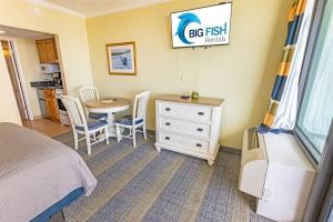 Spectacular Ocean View, Swimming Pools, 4th Floor