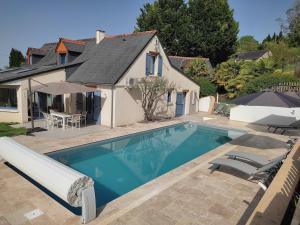 Grande maison familiale avec piscine chauffée