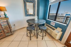 King Honeymoon, Beautiful Views, Bluewater, Pools!