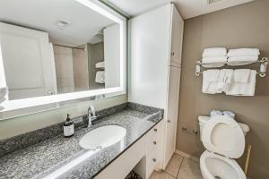 Fantastic Oceanfront, High Floor, Modern Building!