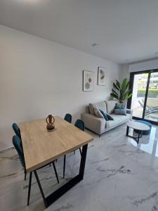 Playa Flamenca modern groundfloor apartment with pool access