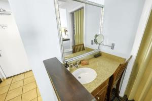 Oceanfront Studio, Indoor water park, Pools, View