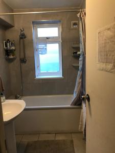 Arbnb Comfy Sleep Guest House Self Catering Private Bedrooms 60 pound per night per person