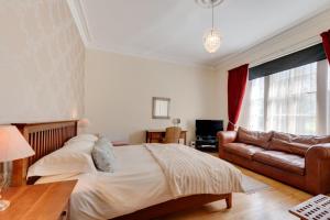 7 Bed in Torquay oc-rutwel