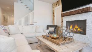 Sleeps 18 Luxe 30A Beach Home w Resort Pool Outdoor Fireplace