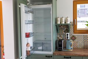 Slosarjeva Holiday House - Alpine View & Modern Comfort