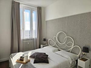 Magenta Galleria Apartment