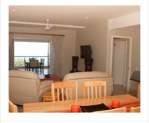 Top Floor GreatSeaViews 22 Mystique Shelly Beach 3bedroom Apartment