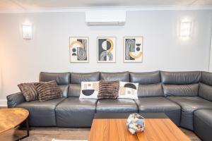 Superb Location Stunning Luxury 4 Bedroom House