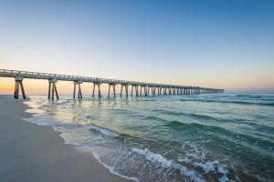 Sand-Toes Living, Gulf-Front Near Pier Park & Fun