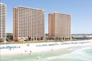 Sand-Toes Living, Gulf-Front Near Pier Park & Fun