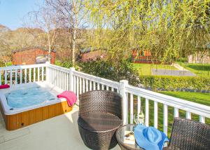 Shorefield Country Park