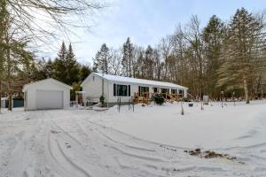 Family-Friendly Home 6 Mi to Big Boulder Mtn!