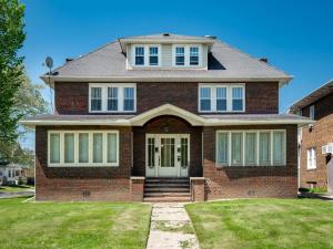 6 Bedroom Entire Duplex for Large Groups