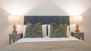 Modern 1BR - Parking Included -Sleeps 6