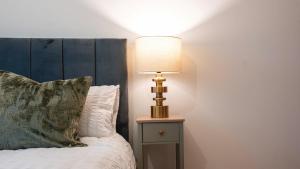 Modern 1BR - Parking Included -Sleeps 6