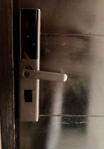 Comodo con aire acondicionado y estacionamiento