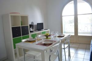 SR300-012 Appt 2 pièces mezzanine 4 personnes ST RAPHAEL