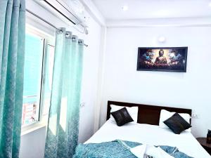 Majestic Inn Home Stay