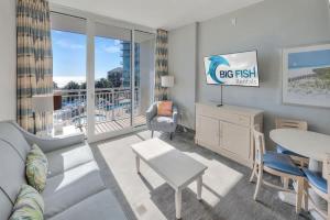 Direct Oceanfront w Nice Decor, Modern Low Floor