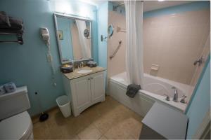 New Floor Private Balcony Oceanfront Decor wPools