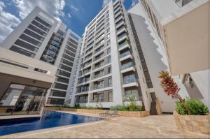 1 Bedroom Escape with great Views, Pool and Gym