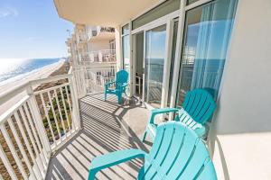 Amazing Bay Watch condo with Nice hot tub & pools