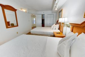 Wonderful Oceanfront Condo with Pools and Hot Tub