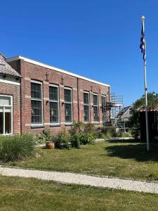 Suite School 15 A