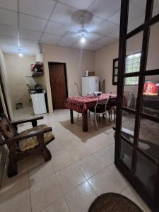 Casa cerca de la Playa Pelícano en entorno natural