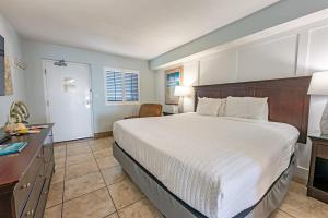 Amazing Honeymoon Direct Oceanfront Suite w Pools