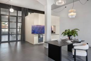 Starlight Loft Lucerne, World Above Chapel Bridge