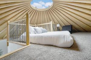 Estelle Luxe-Yurt with private Hot Tub
