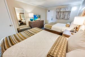 New Oceanfront 1BR - Coral Beach w Heated Pools!