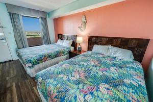 High Direct Oceanfront - Sandcastle South w Pools