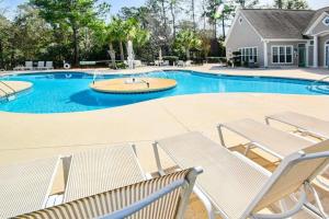 NEW! Large 2BR Savannah Shores PoolPickleball
