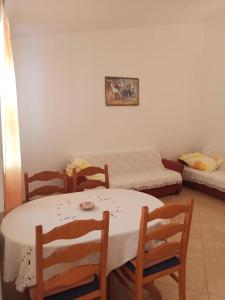 Apartmani Podgora 7