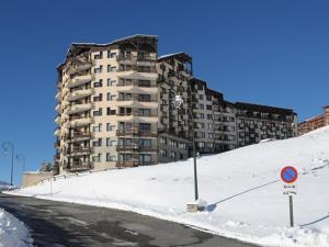 Appartement confortable 2 pièces près des pistes avec balcon - FR-1-344-1023