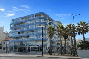 TRIDENT - T2 avec vue sur la marina et à deux pas de la plage