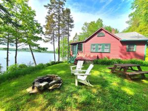 Quanahawasset on Damariscotta Lake
