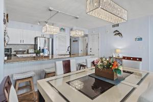 Pelican Beach Terrace 1404