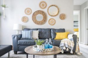 Entire Secluded House Close To CLE Airport and BWU