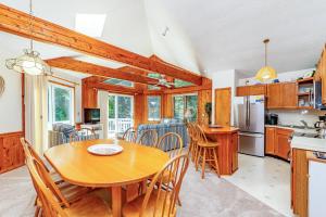 Christie - Duck, Tuckahoe, Soundside, 600 Yds to Beach, Community Pool, Tennis, Pier, Pets OK, Flex Stays