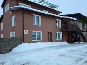 SALGIRDO svečių namai